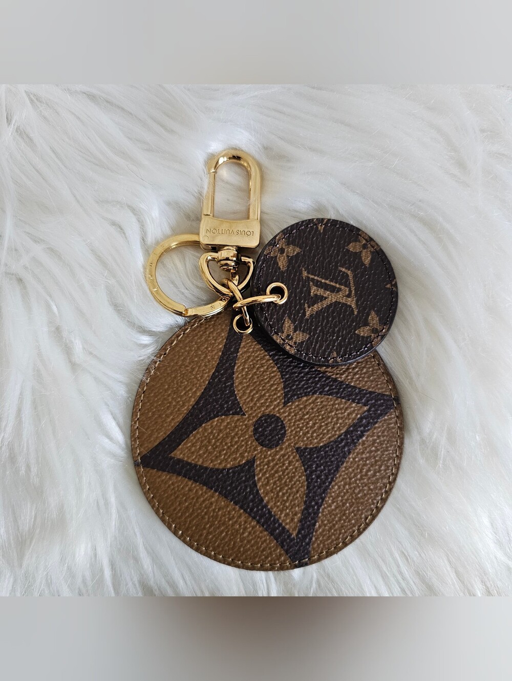 ๐ฅ LV Reverse Bag Charm ๐ฅ - Picture 3 of 8